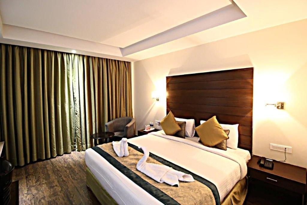 Hotel Aravali Heights Alwar Bagian luar foto
