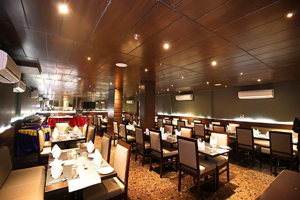 Hotel Aravali Heights Alwar Bagian luar foto