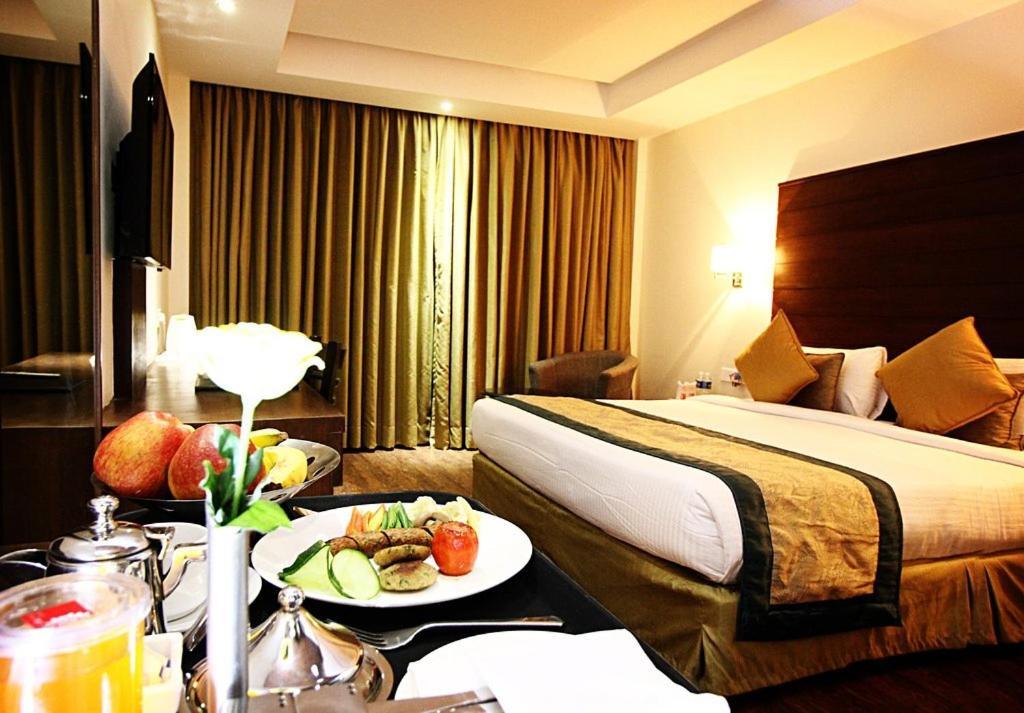 Hotel Aravali Heights Alwar Bagian luar foto