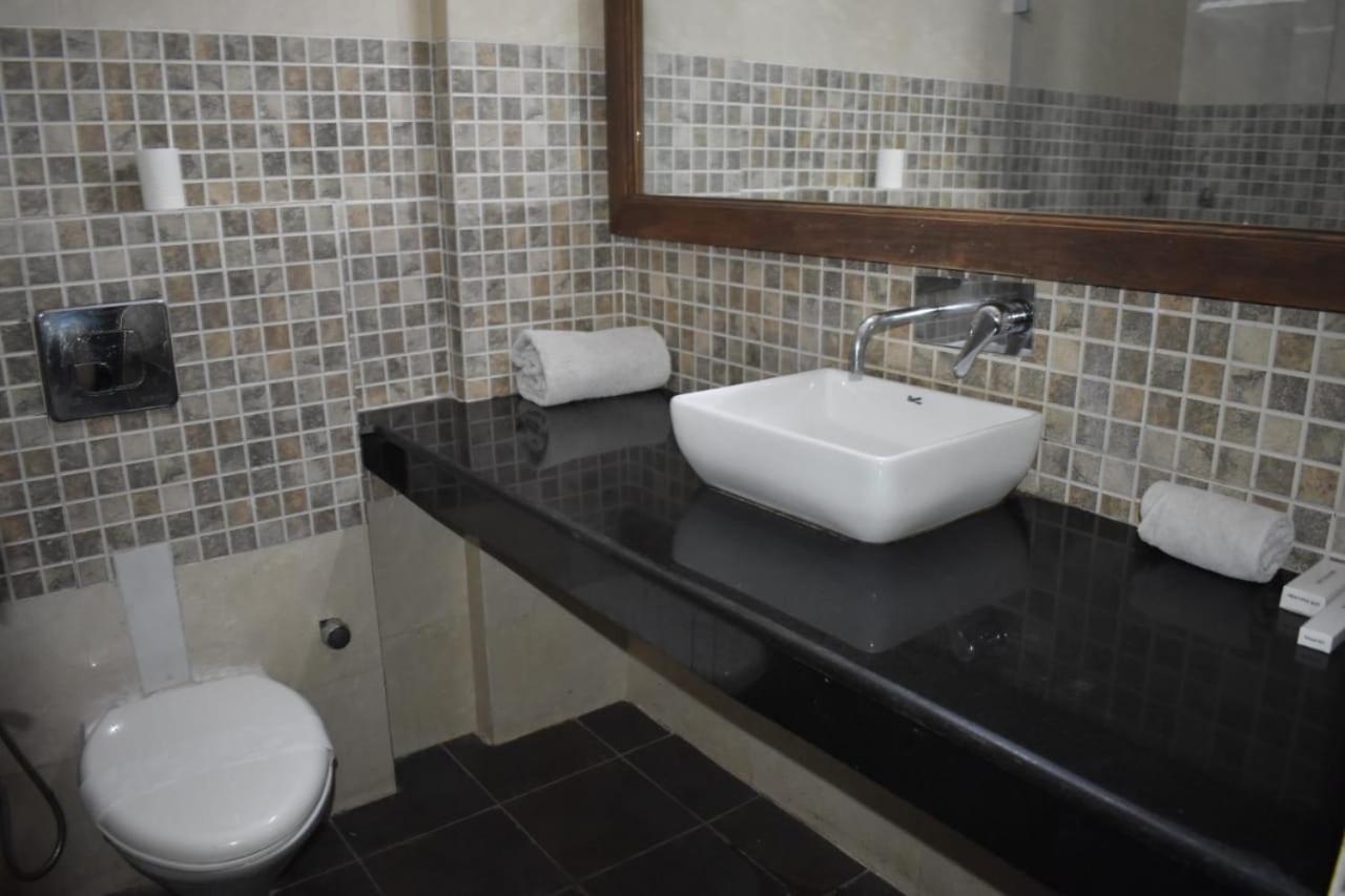 Hotel Aravali Heights Alwar Bagian luar foto