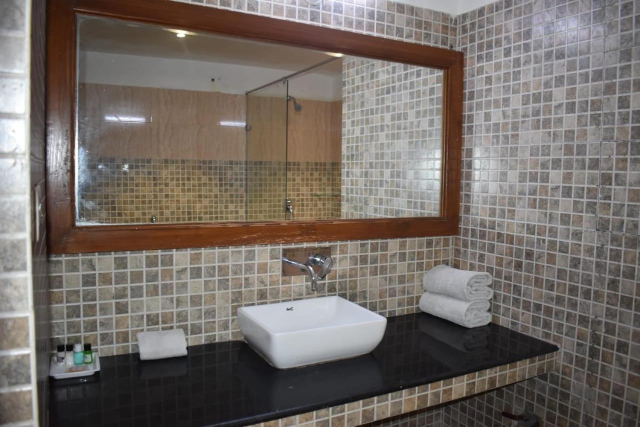 Hotel Aravali Heights Alwar Bagian luar foto