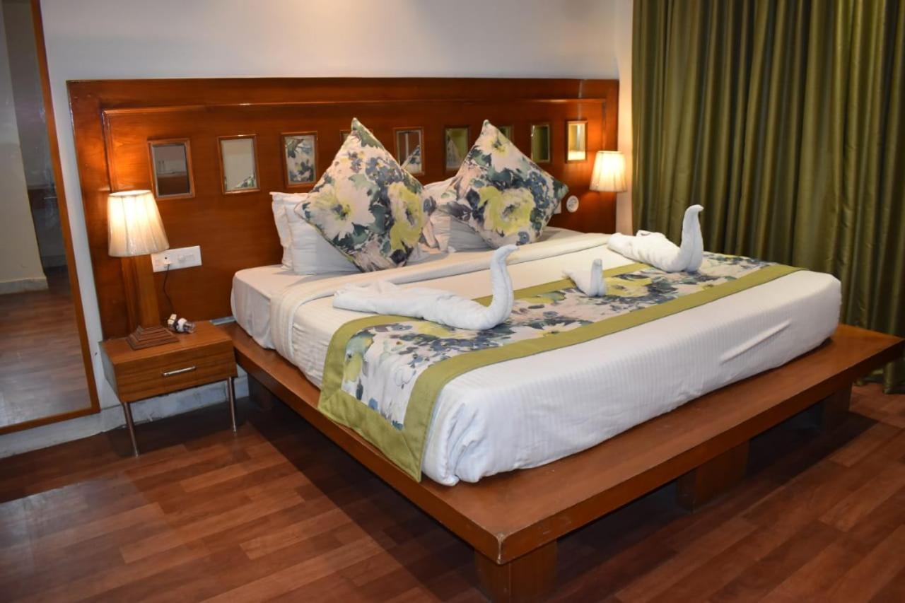Hotel Aravali Heights Alwar Bagian luar foto